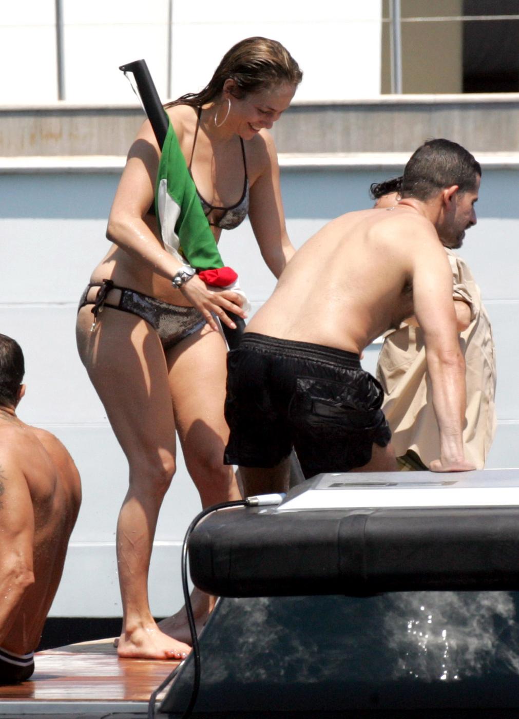 Фото Дженифер Лопес в бикини на отдыхе в Портофино